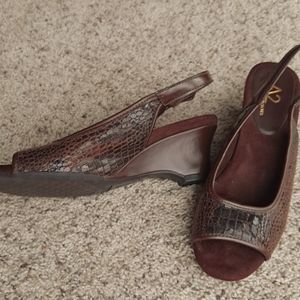 Slingback  peep toes